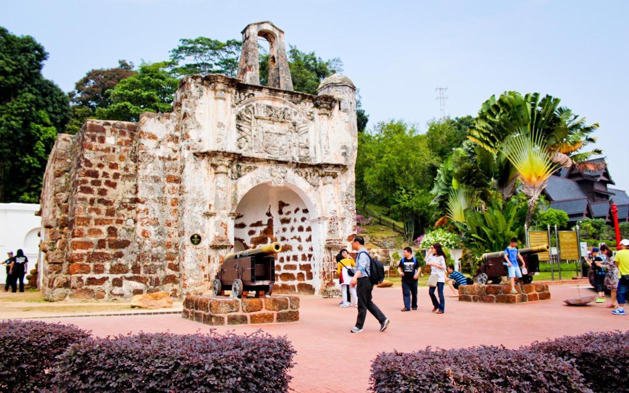 Cozy Riverside Hotel Malacca Exterior photo