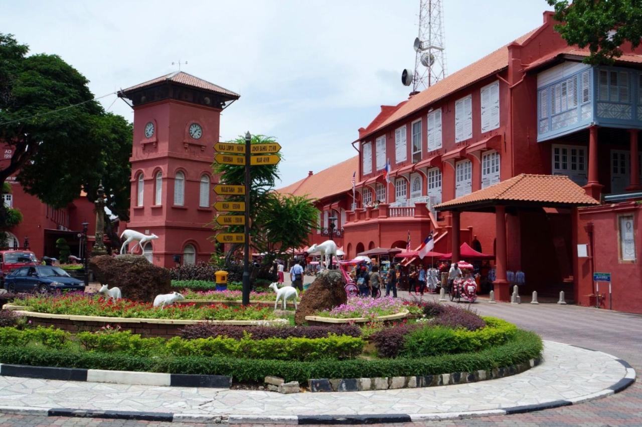 Cozy Riverside Hotel Malacca Exterior photo