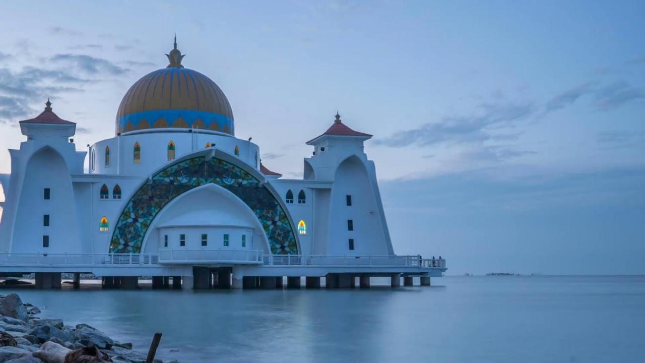 Cozy Riverside Hotel Malacca Exterior photo